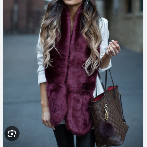 Faux fur vest - Picture 7 of 7